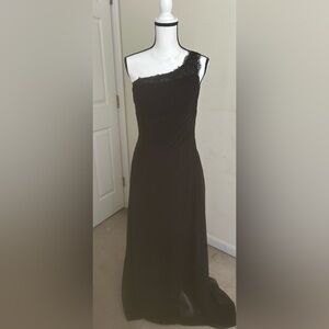 One-Shoulder Black Evening Dress with Lace Accent